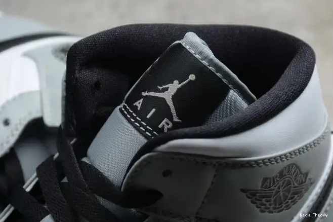 Kick Theory Grey AIR Smoke 554724-092 Light Mid Jordan 1 0517